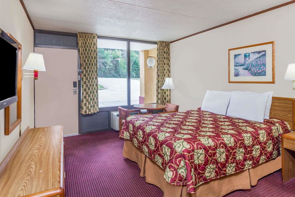 Photo of Bedroom in Sweetwater