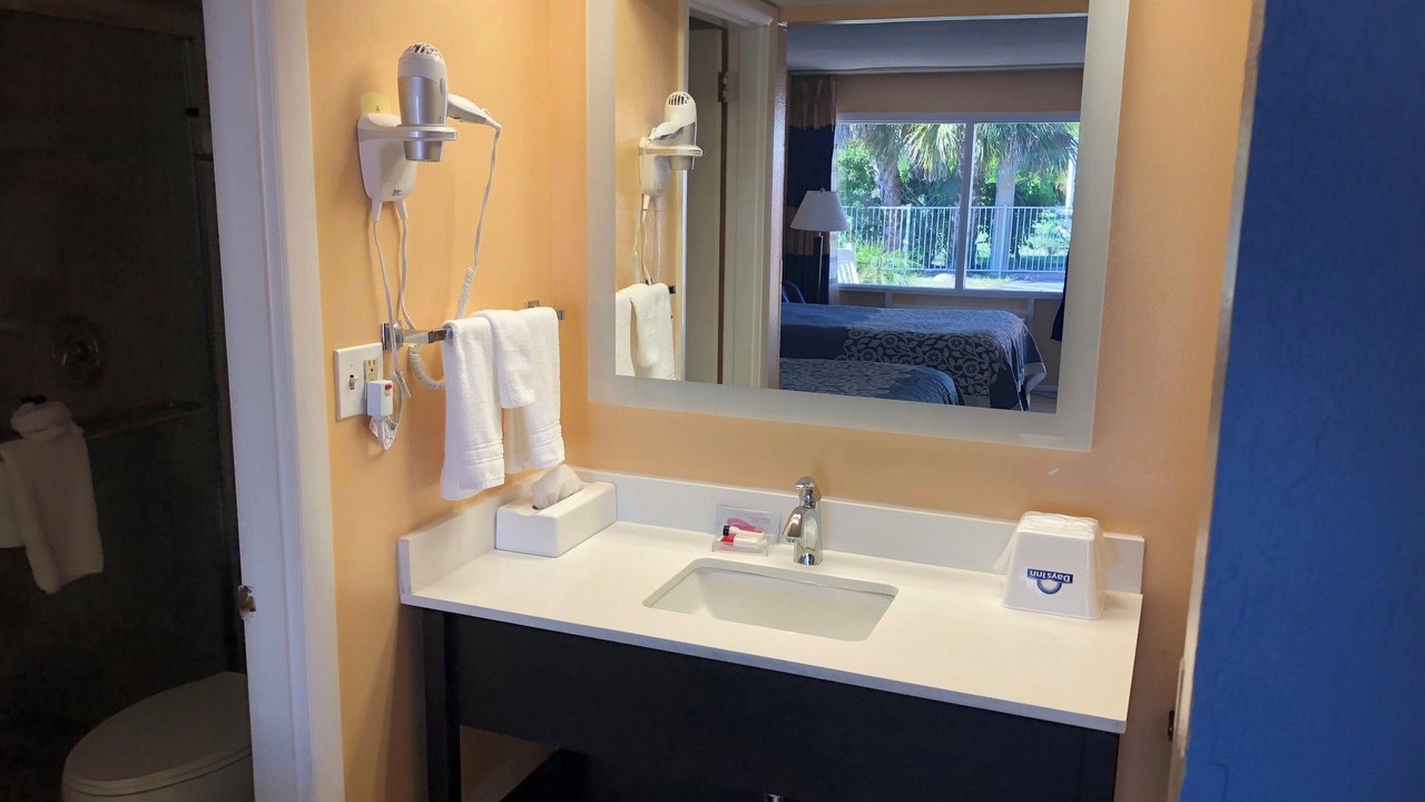 Photo of Bathroom in San Carlos Park