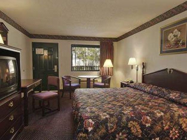 Photo of Bedroom in Midway