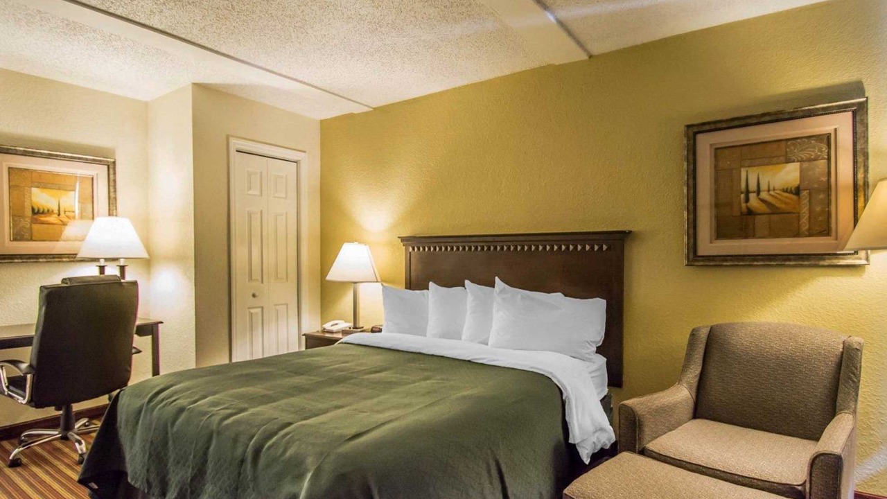 Photo of Bedroom in Disston Heights