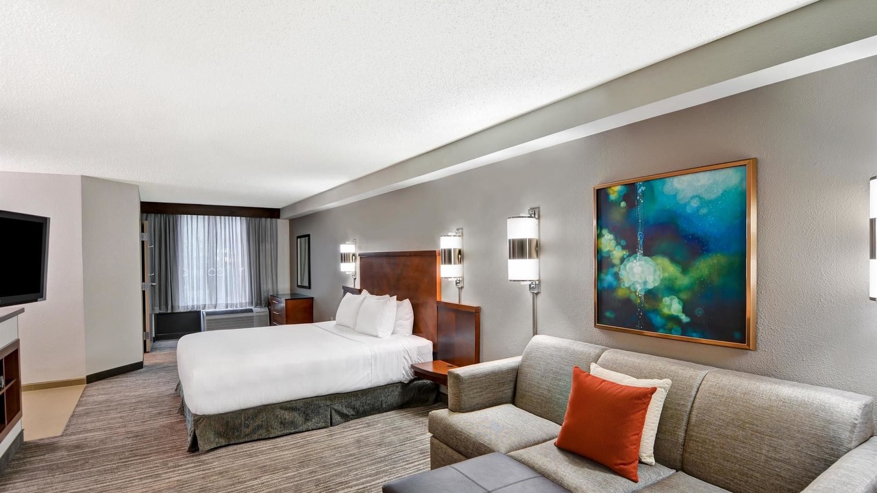Photo of Livingroom in Hoover