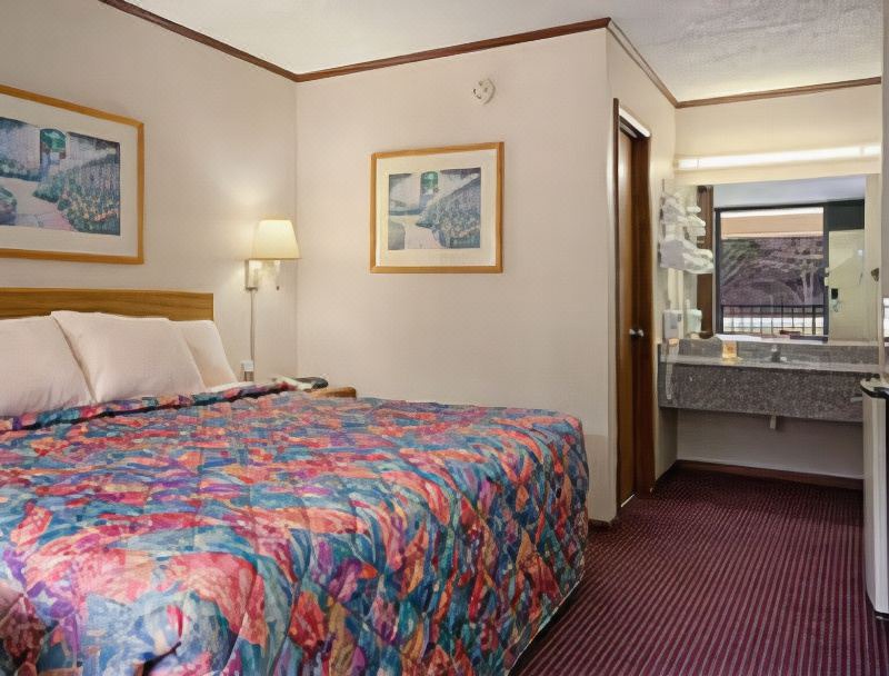 Photo of Bedroom in Sweetwater