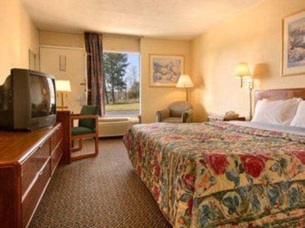 Photo of Bedroom in Clanton