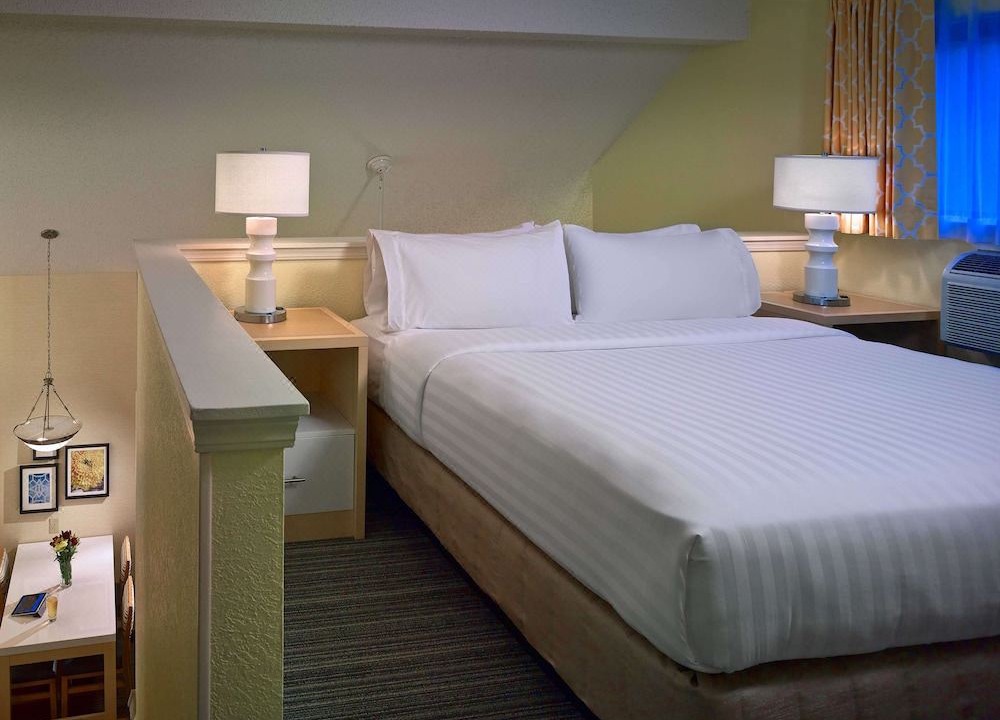 Photo of Bedroom in Lake Purdy