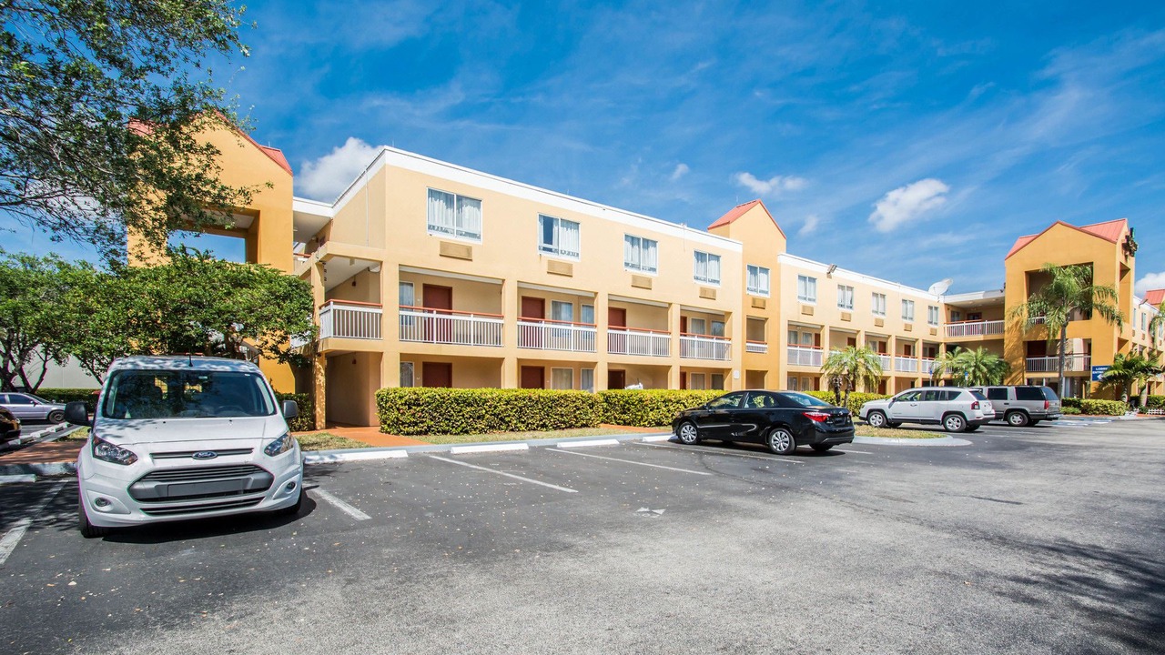 Photo of Buildings in Doral