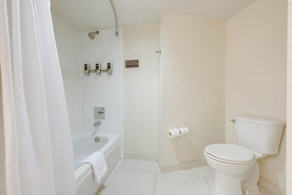 Photo of Bathroom in Governor's Walk