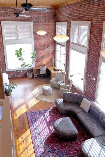 Photo of Livingroom in Old East Hill