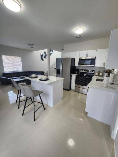 Photo of Livingroom in Gladeview