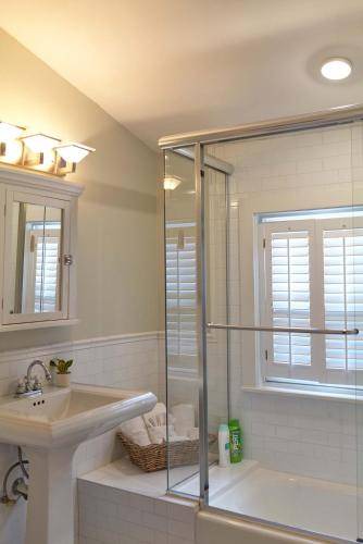 Photo of Bathroom in Old East Hill