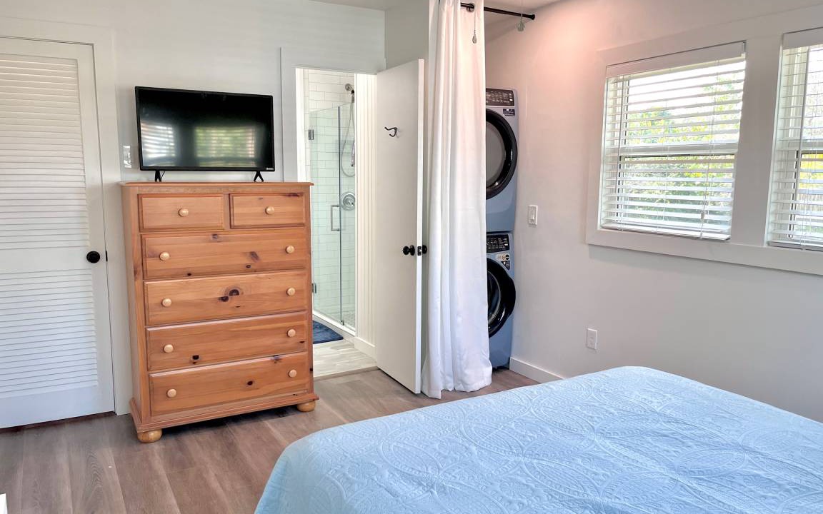 Photo of Bedroom in Mid Island