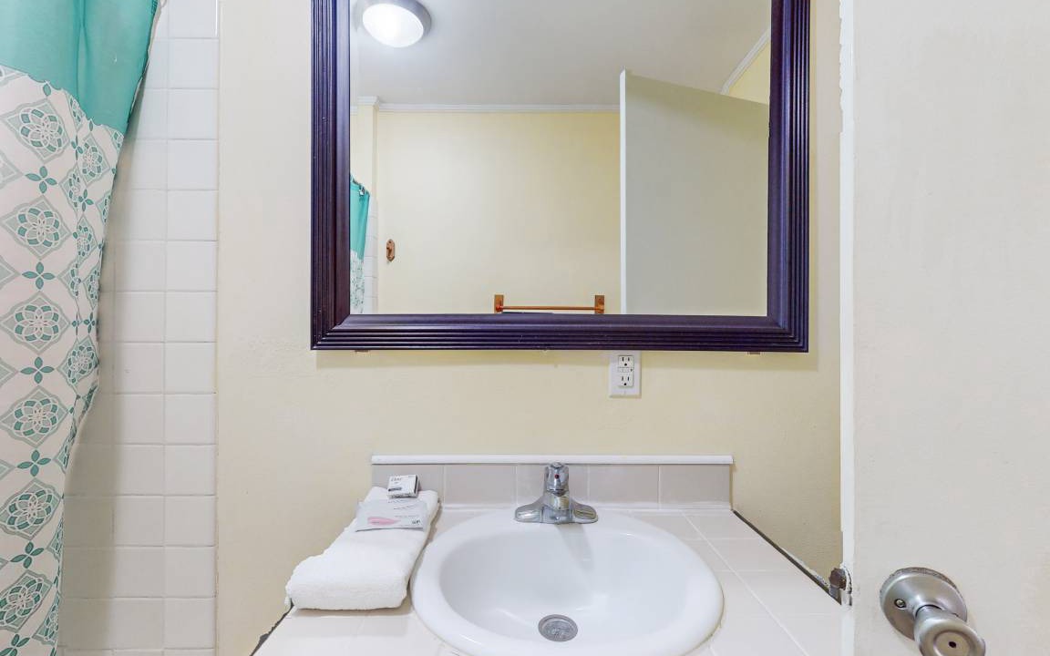 Photo of Bathroom in Eastpoint