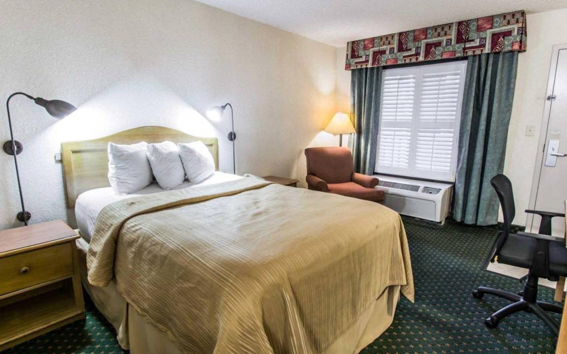 Photo of Bedroom in Doctors Inlet