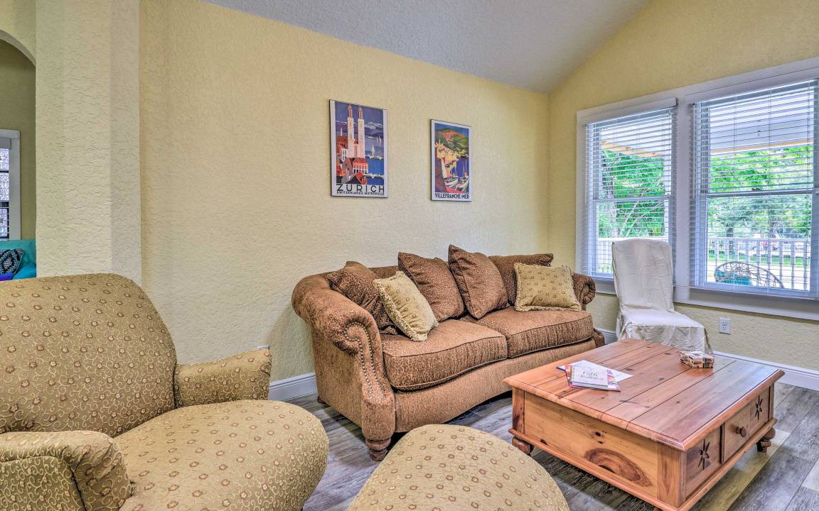 Photo of Livingroom in DeLand