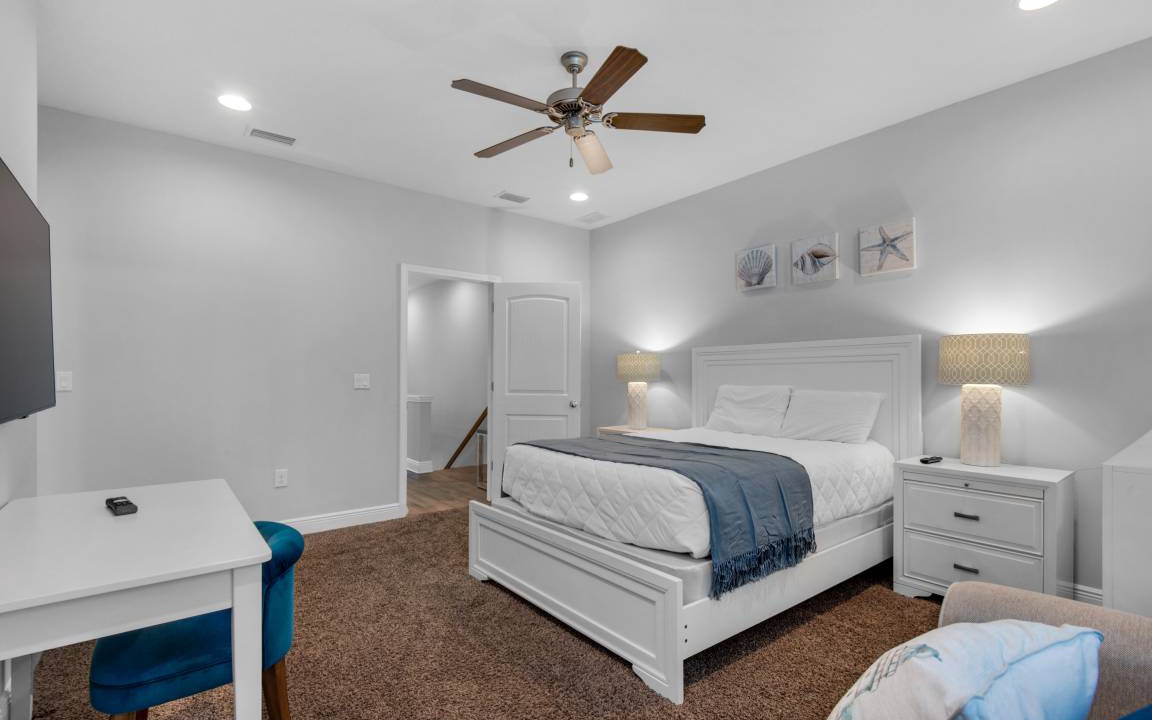 Photo of Bedroom in Crystal Beach