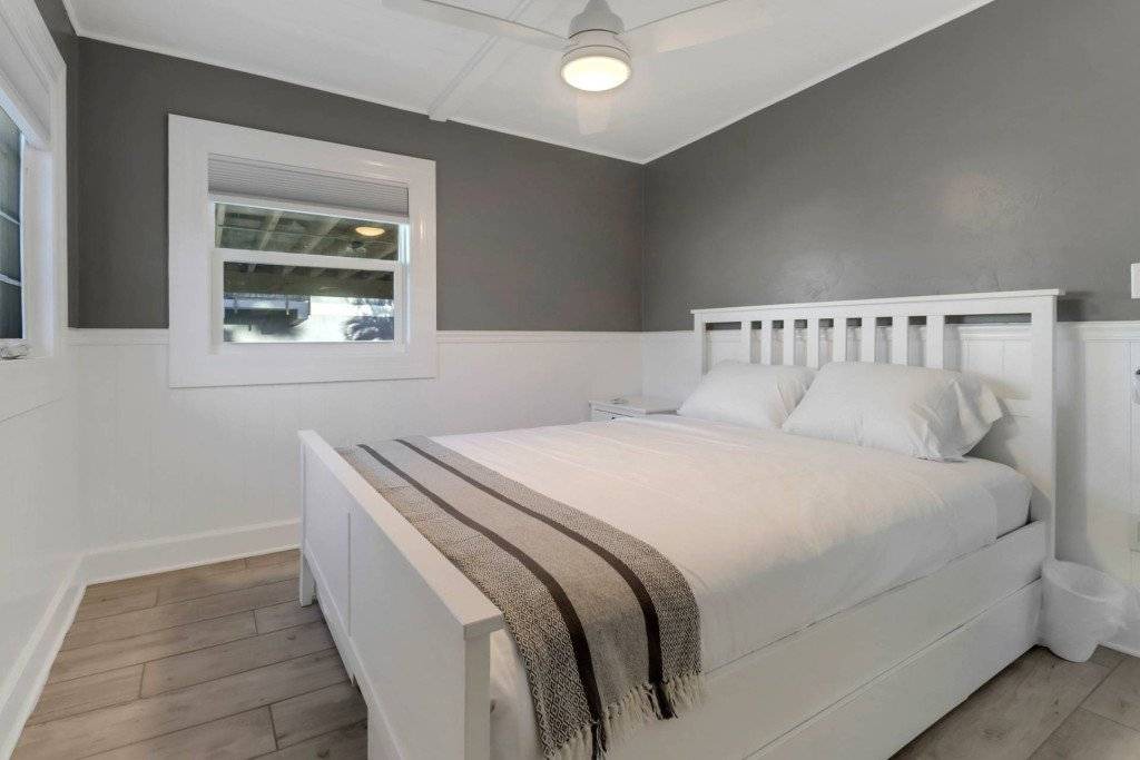 Photo of Bedroom in Mid Island