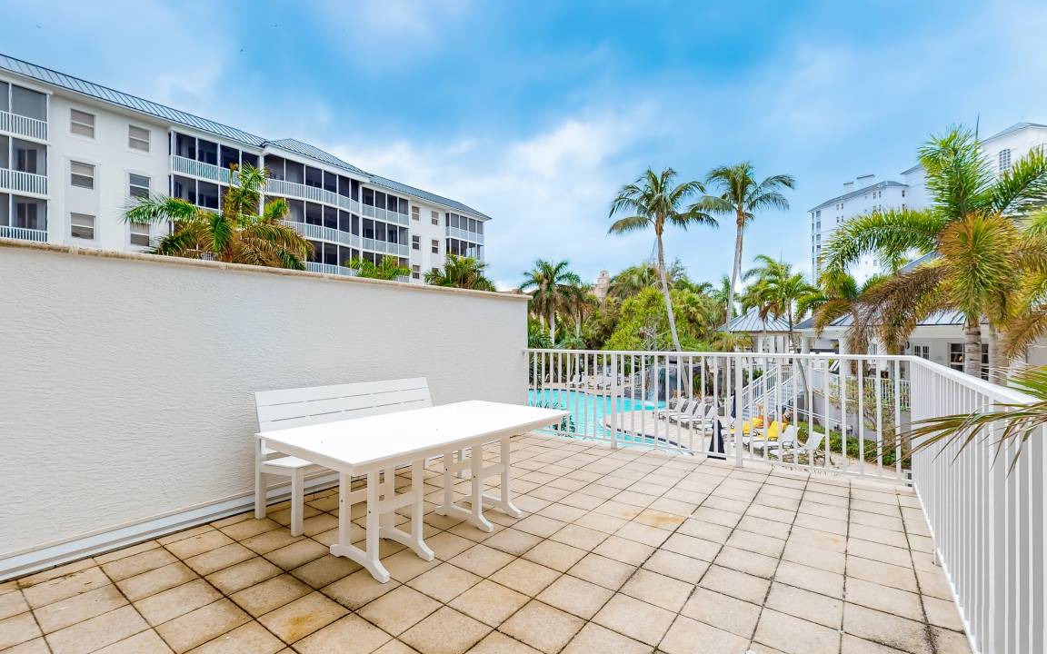 Photo of Patio Balcony in Vanderbilt Beach