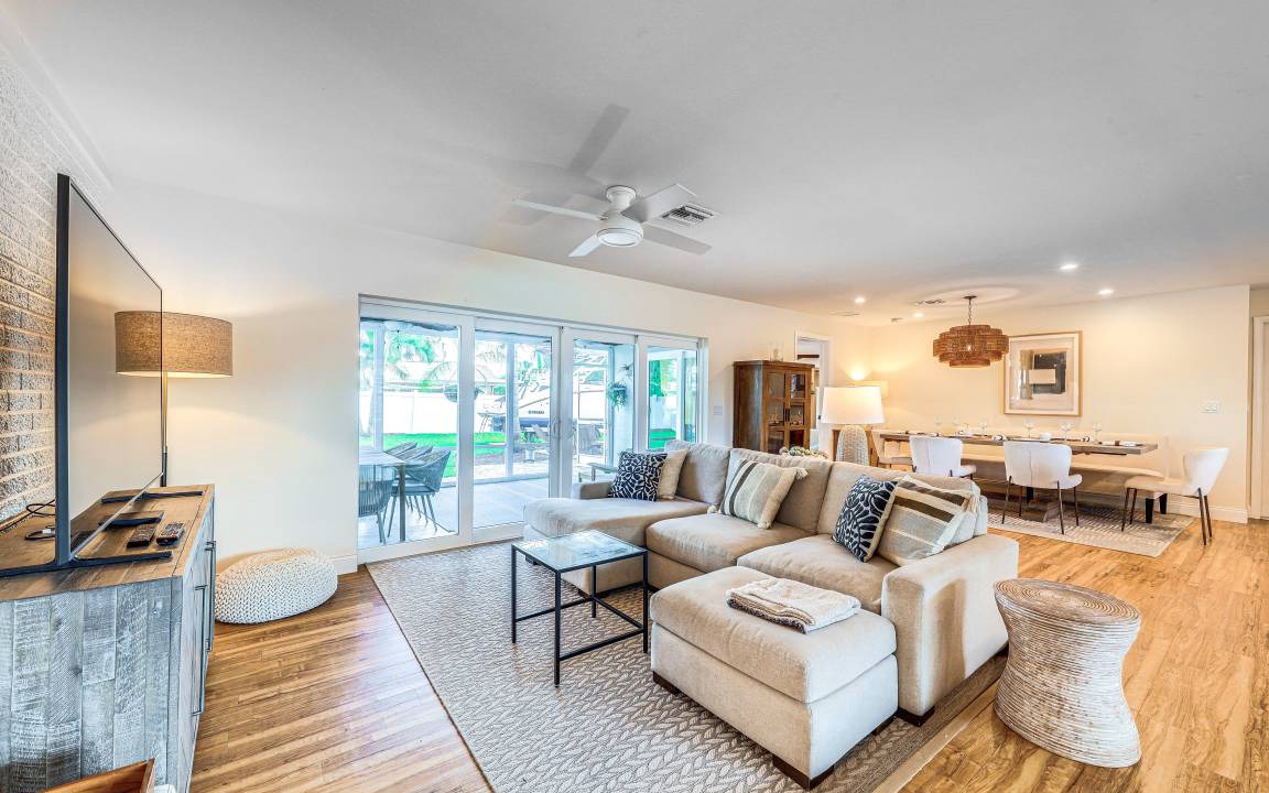 Photo of Livingroom in Hunt Club