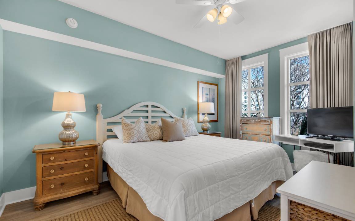 Photo of Bedroom in Baytowne Wharf
