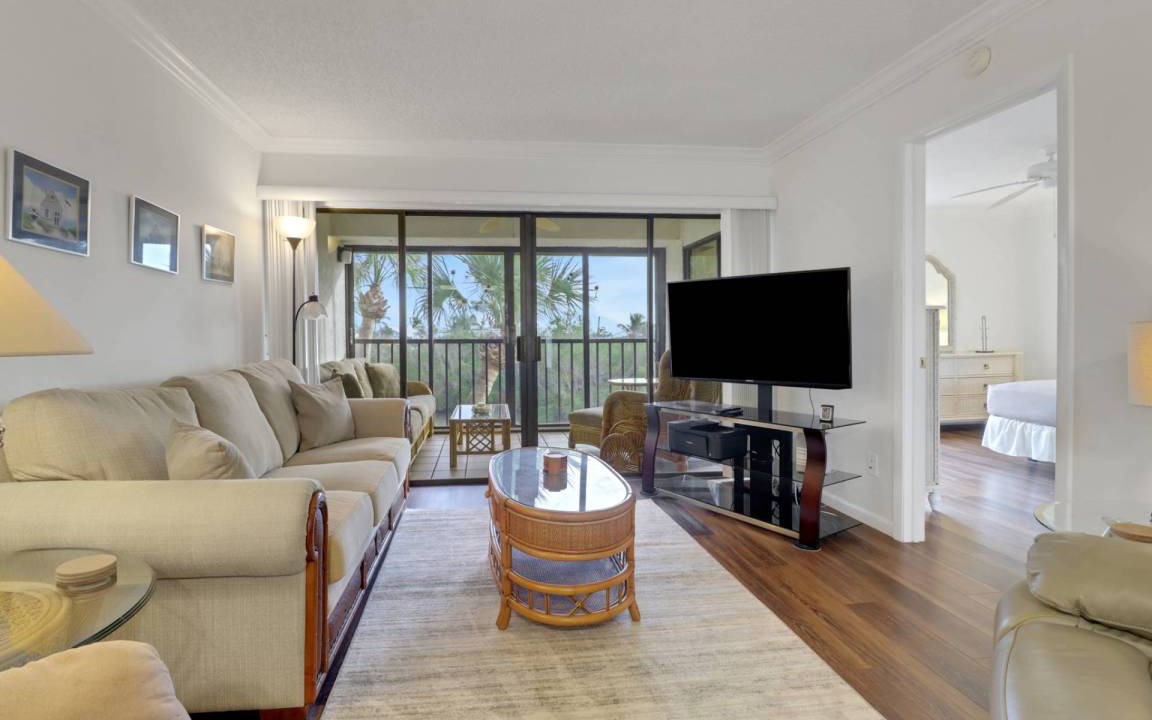 Photo of Livingroom in Mid Island