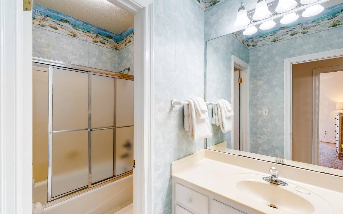 Photo of Bathroom in Audubon Place