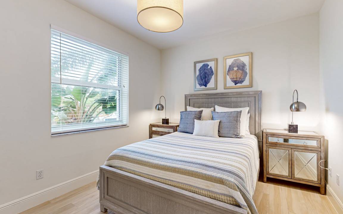 Photo of Bedroom in Vanderbilt Beach