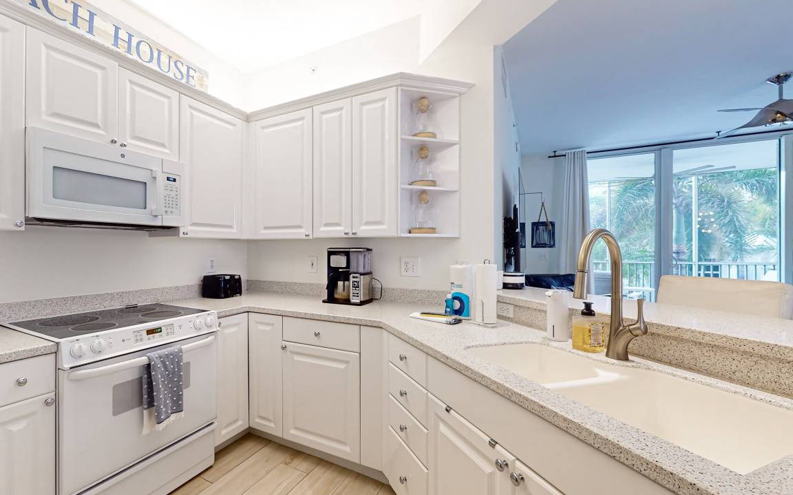 Photo of Kitchen in Vanderbilt Beach