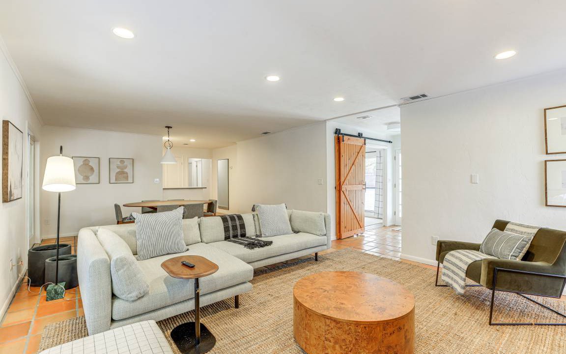 Photo of Livingroom in Gainesville