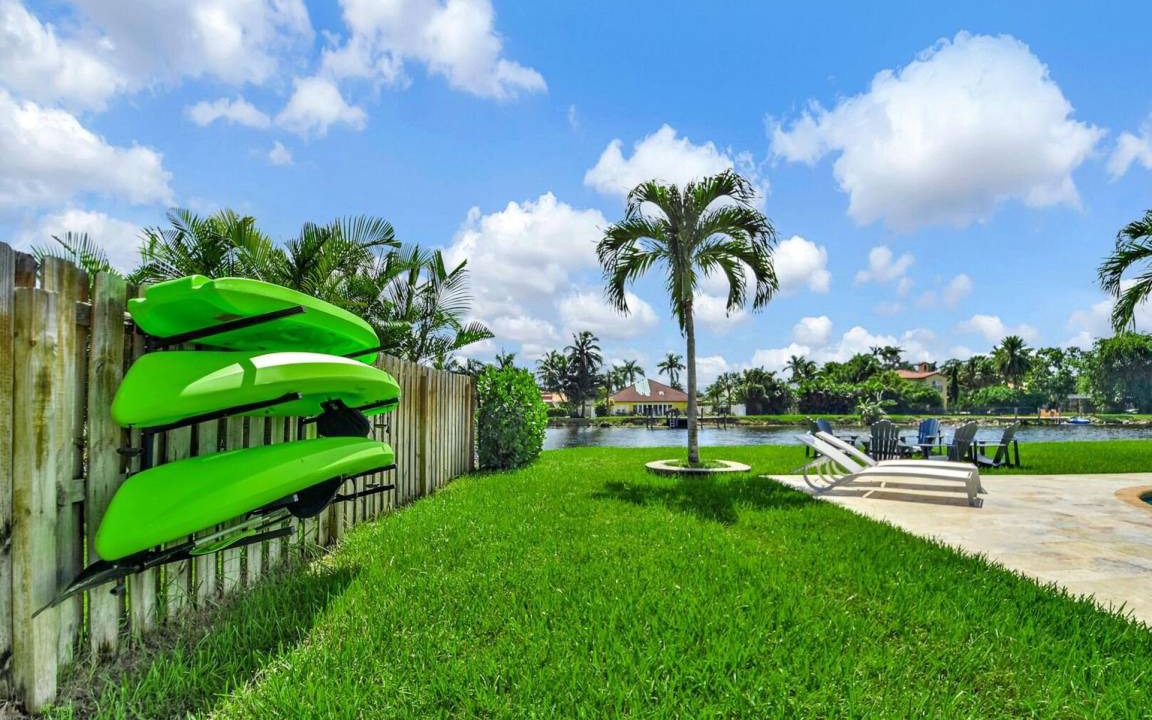 Photo of Others in Tropic Palms