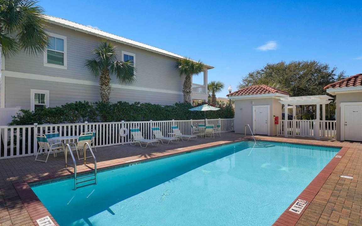 Photo of Outdoor in Emerald Waters Village