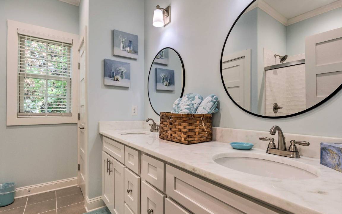 Photo of Bathroom in Washington Square