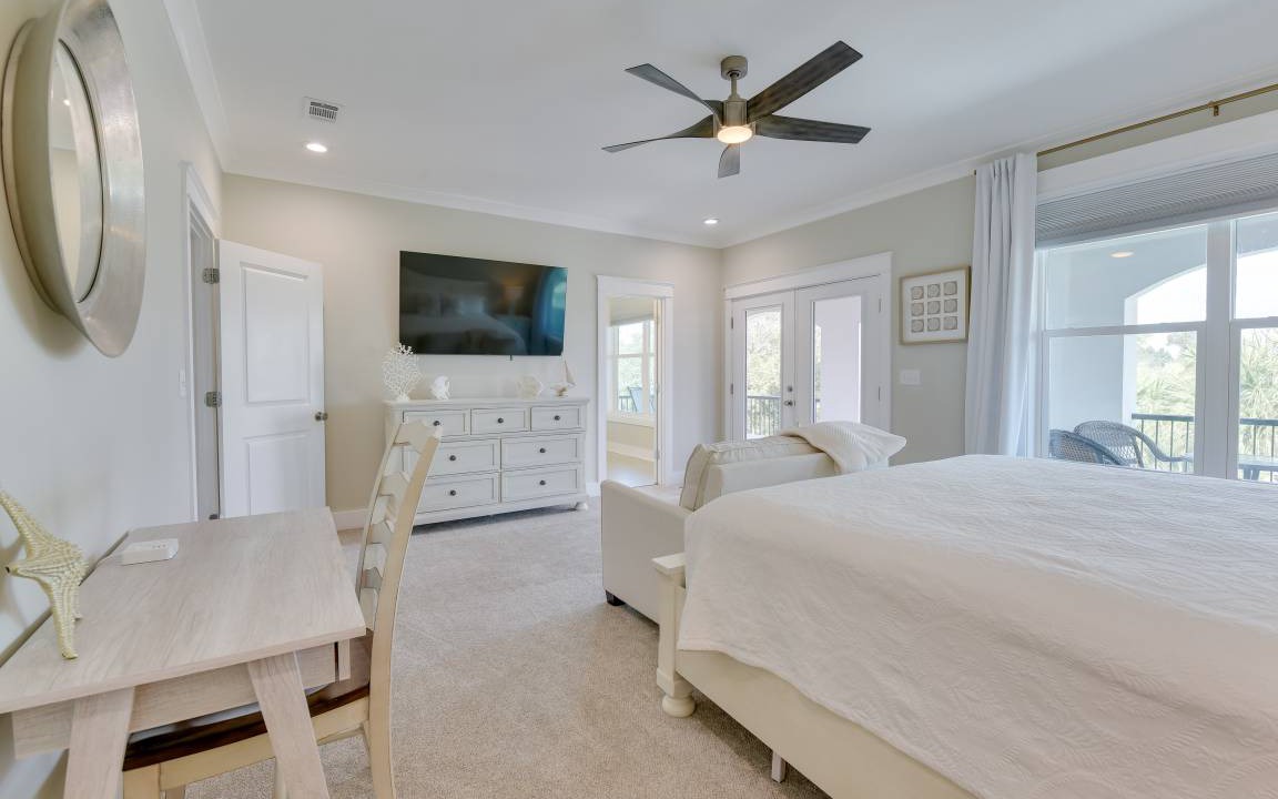 Photo of Others in Avalon Beach Estates