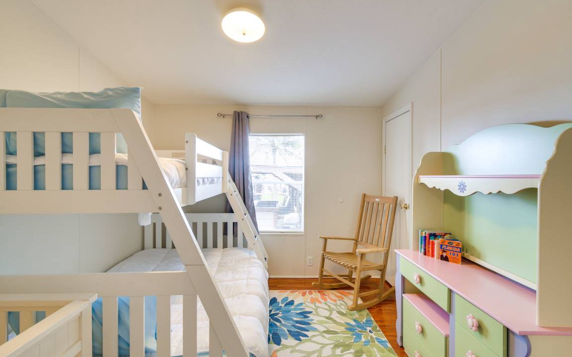Photo of Bedroom in Doctors Inlet