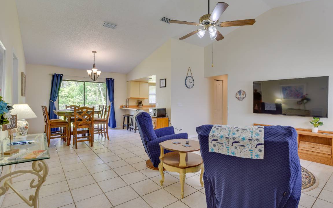 Photo of Livingroom in Trailer Estates