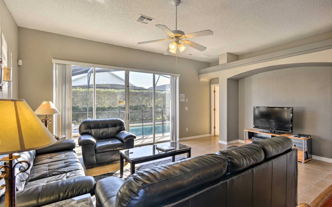 Photo of Livingroom in Four Corners