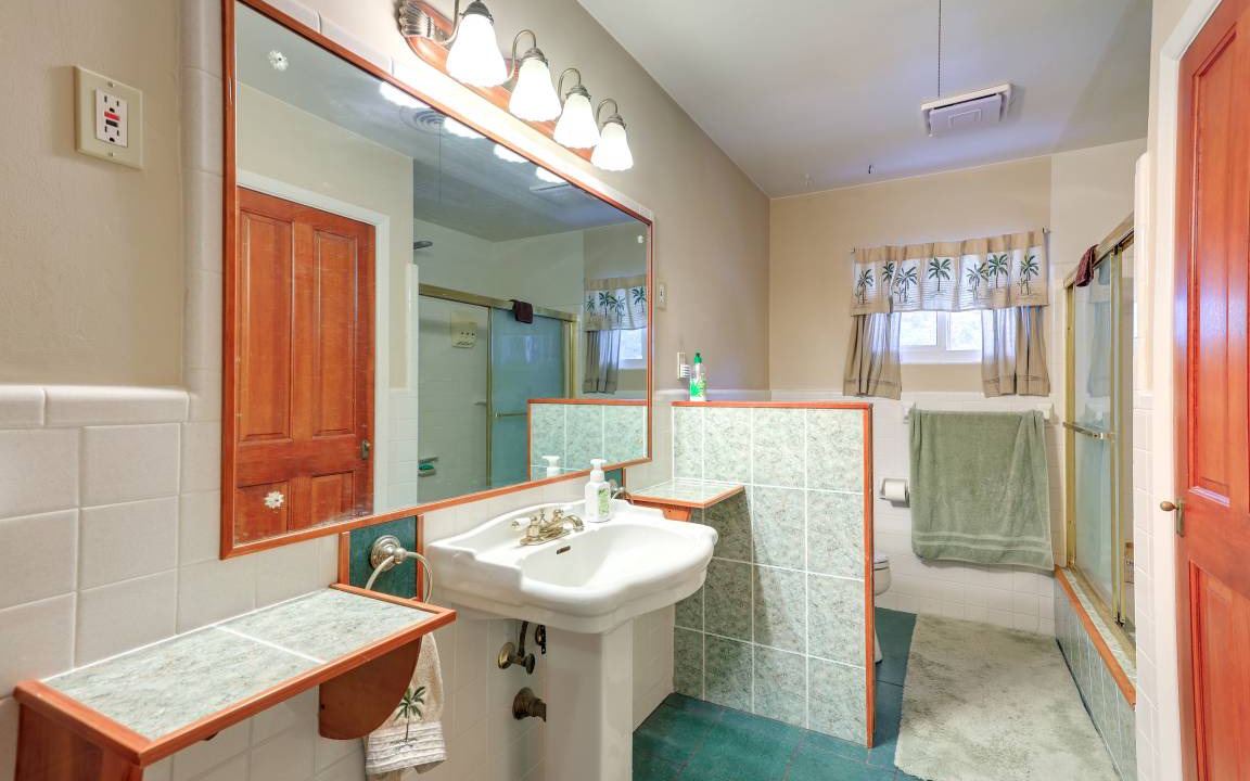 Photo of Bathroom in Indian River Estates