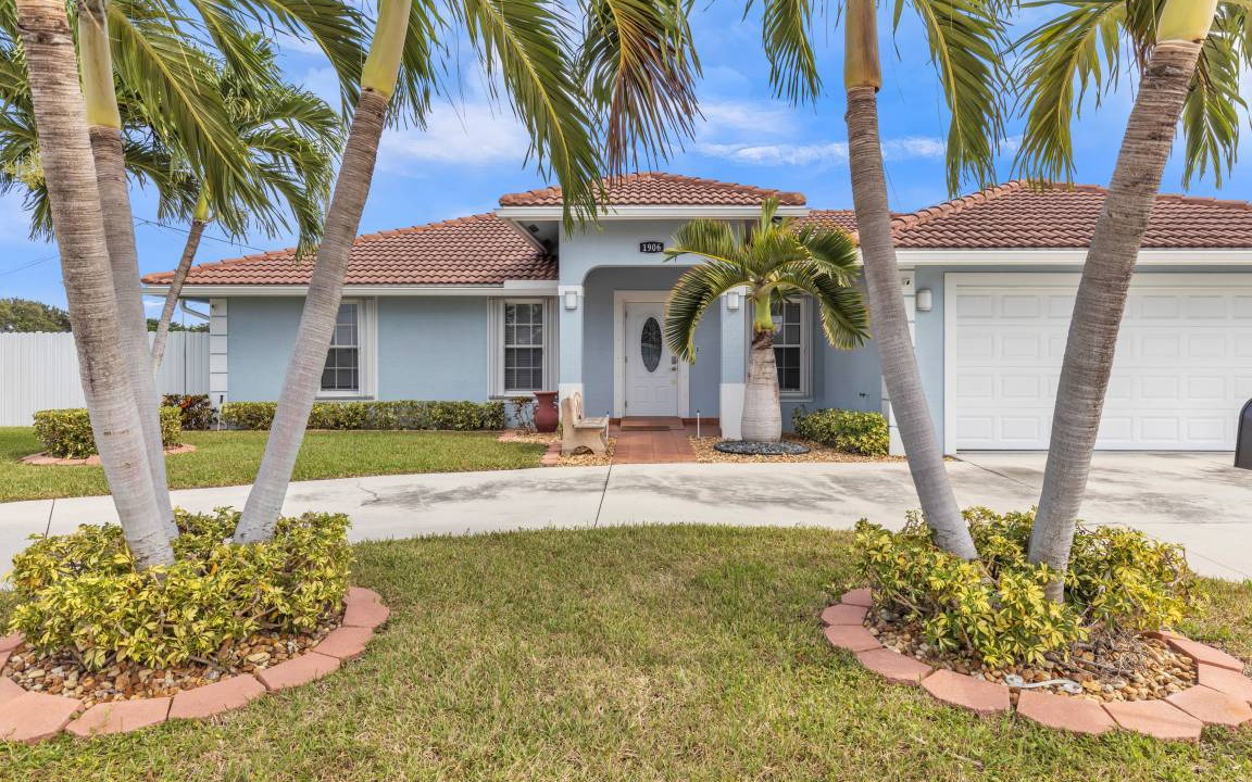 Photo of Buildings in Palm Beach - West Palm Beach
