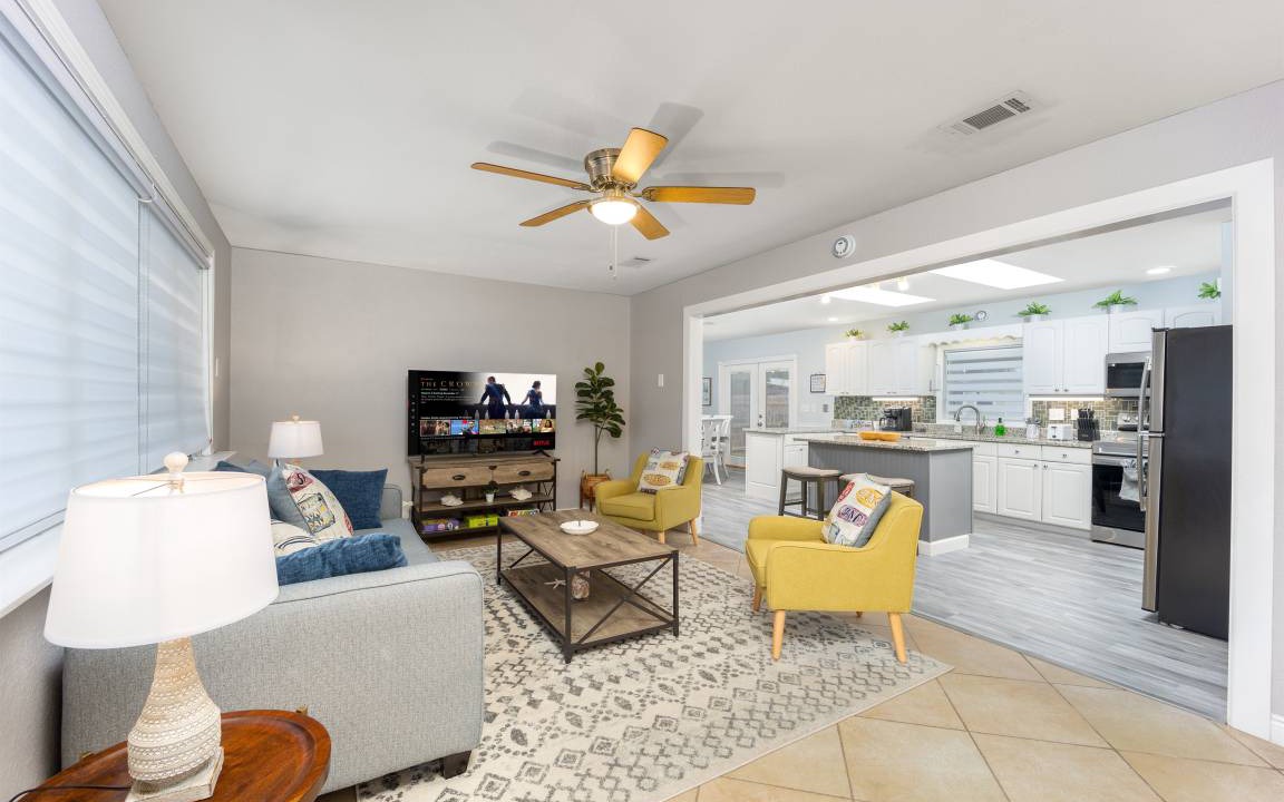 Photo of Livingroom in North River Shores