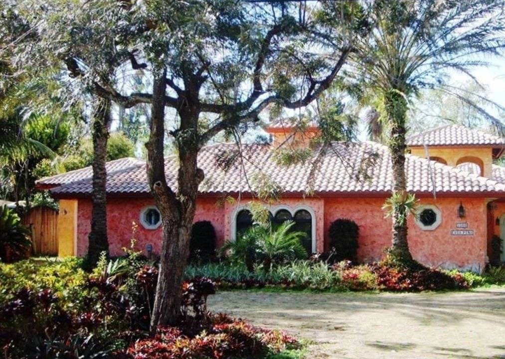 Photo of Buildings in Plantation