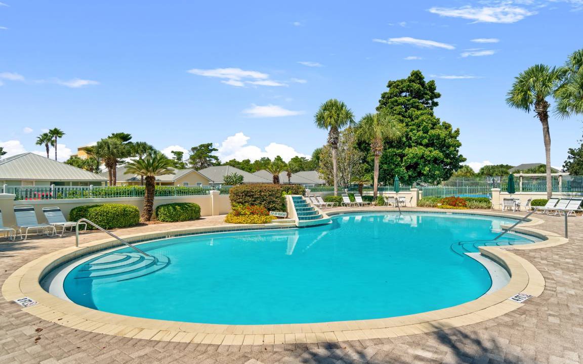 Photo of Others in Avalon Beach Estates