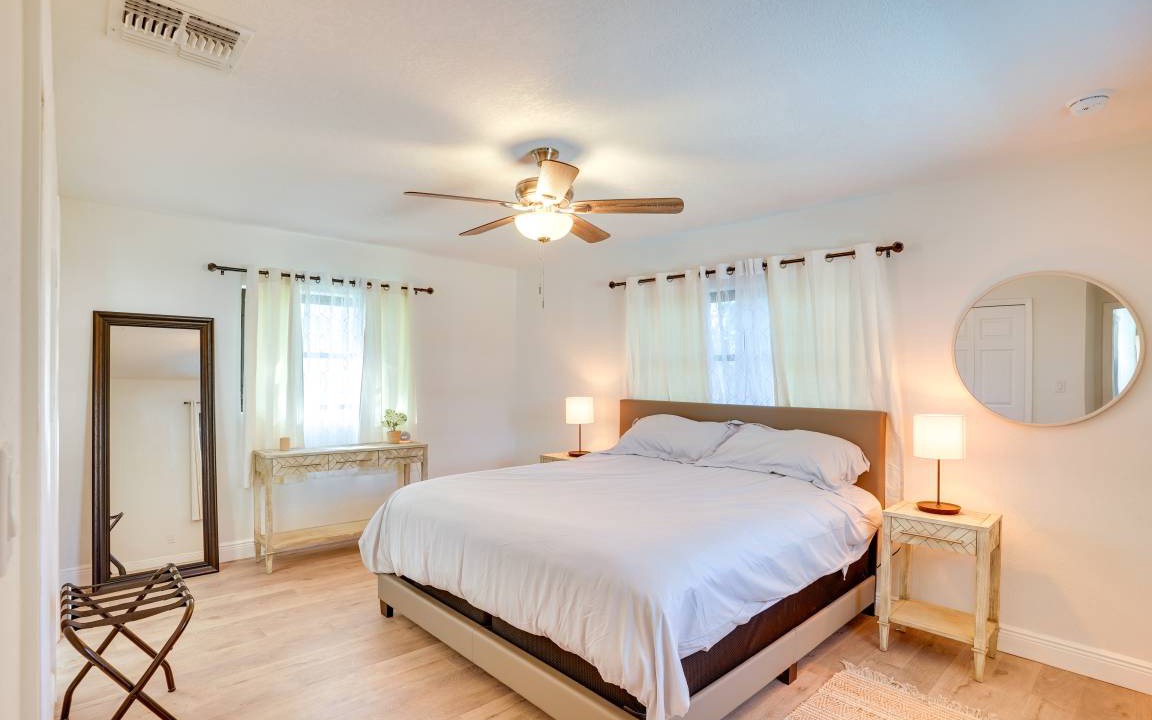 Photo of Bedroom in Cypress Gardens
