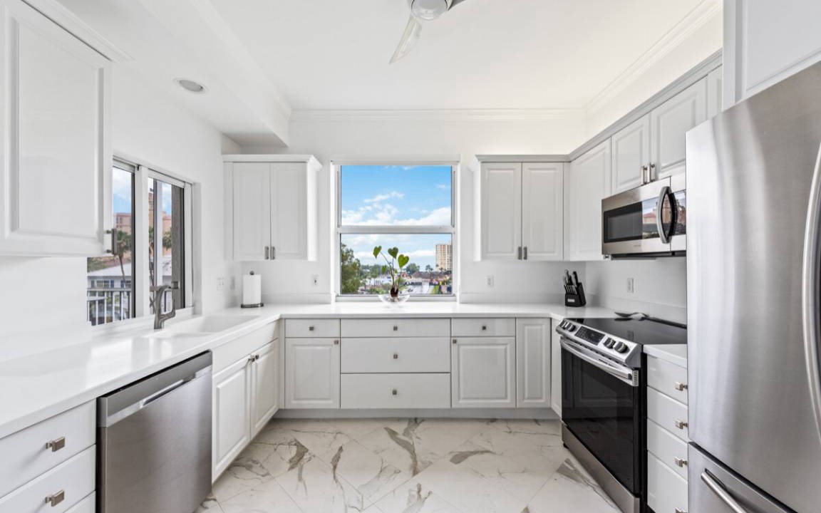 Photo of Kitchen in Vanderbilt Beach