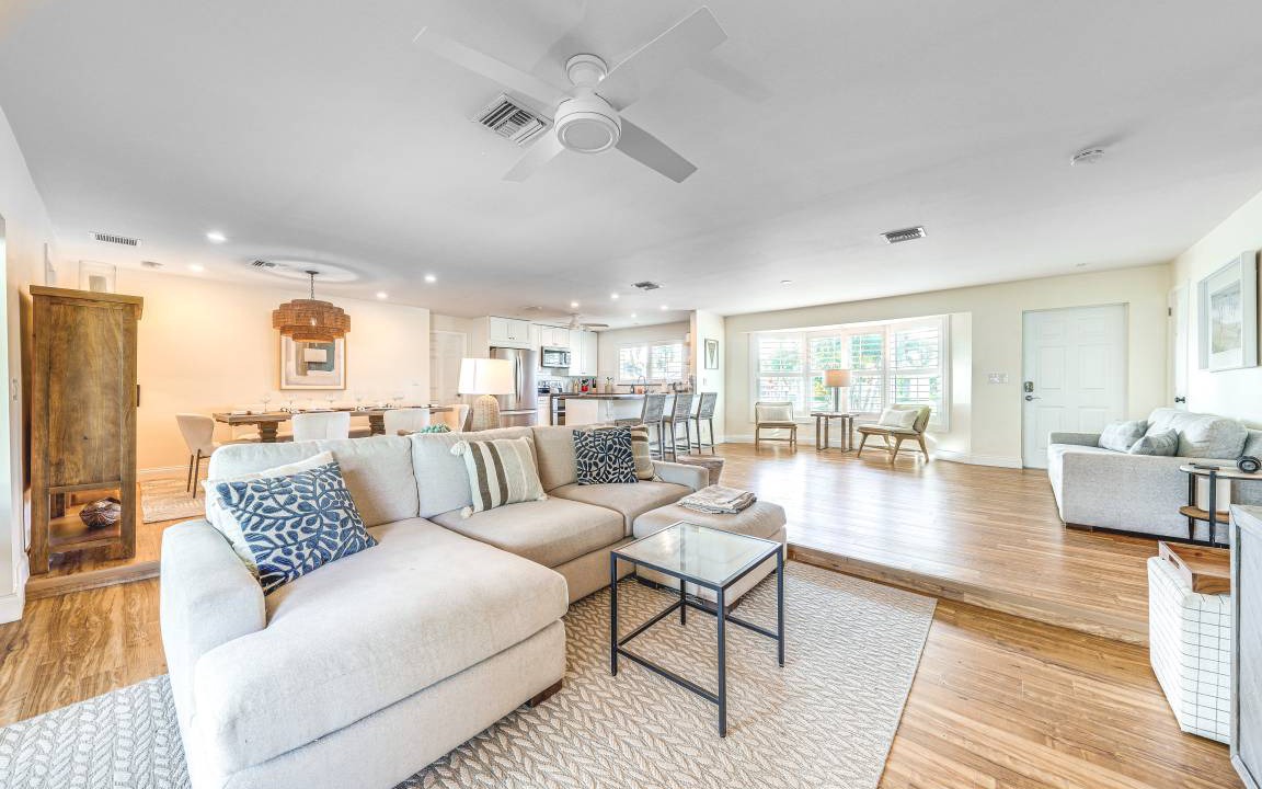 Photo of Livingroom in Hunt Club