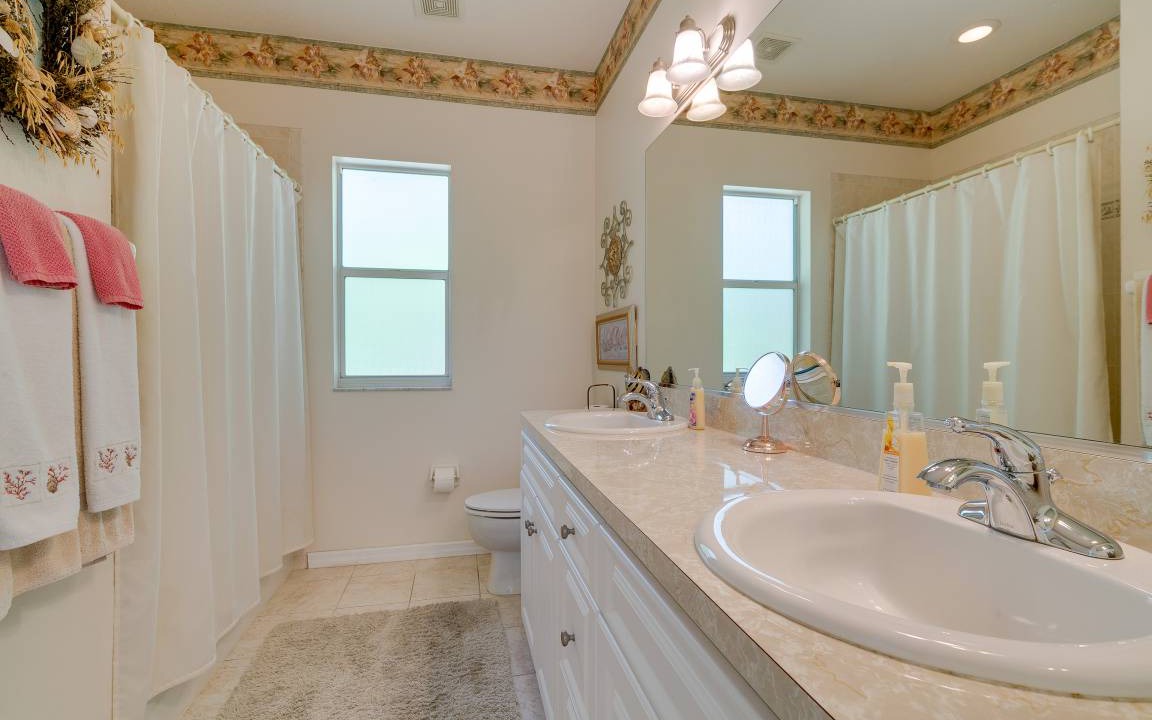 Photo of Bathroom in Citrus Springs