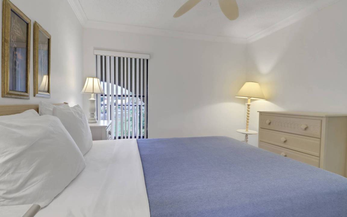 Photo of Bedroom in Mid Island