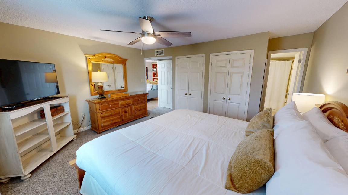 Photo of Bedroom in Holiday Isle