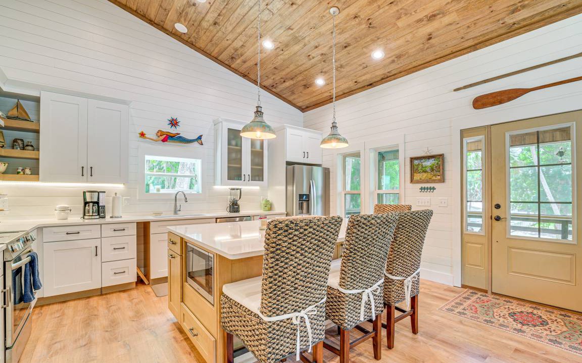 Photo of Kitchen in Yankeetown