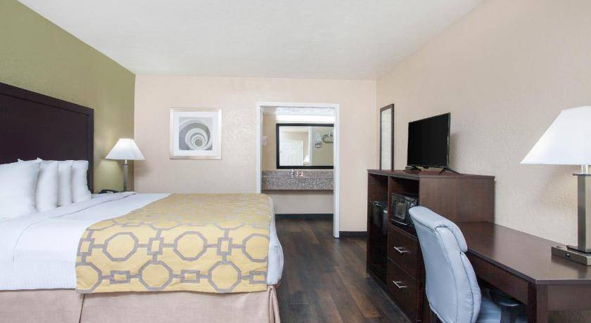 Photo of Bedroom in Lake City