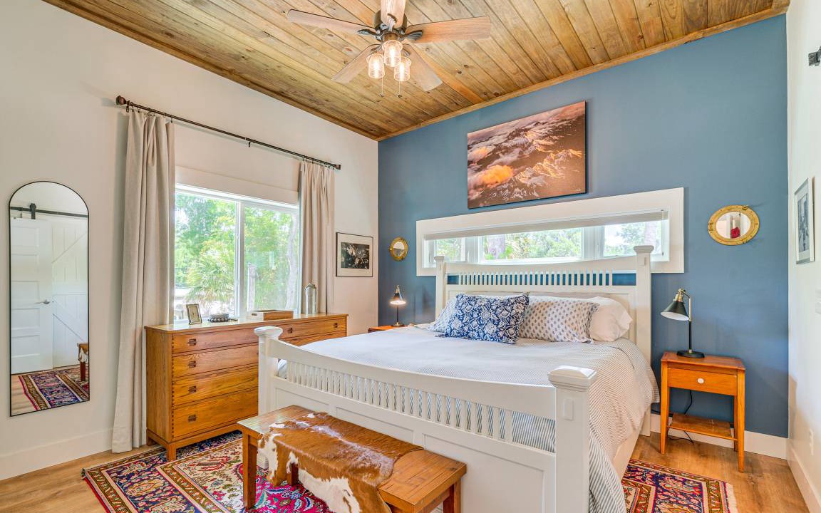 Photo of Bedroom in Yankeetown