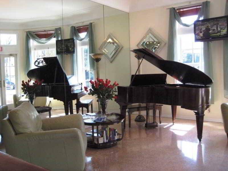Photo of Livingroom in North Beach