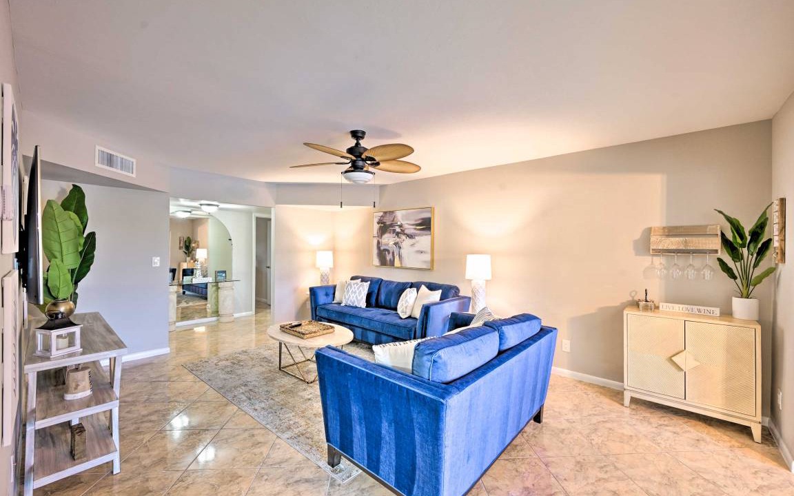 Photo of Livingroom in Central Naples